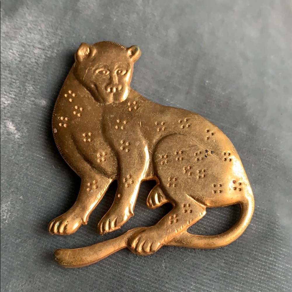 🌞Vintage MMA 1985 Leopard Pin!